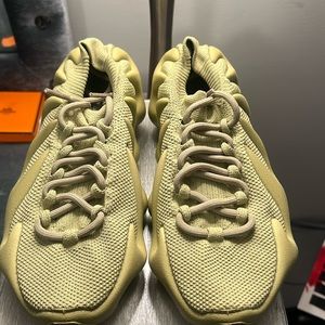 adidas Yeezy 450
Resin